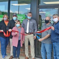 Cricket Wireless holds ribbon cutting