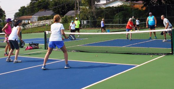 Pickleball club offers successful clinic to community : coshocton ...